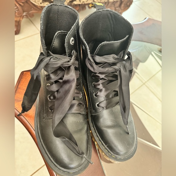 Dr. Martens black 1460 leather boots with satin laces. Size 9. Used a few times - Picture 3 of 5